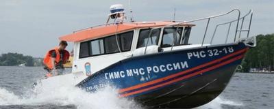 на водоемах Псковской области запрещается движение на моторных плавательных средствах всех типов.